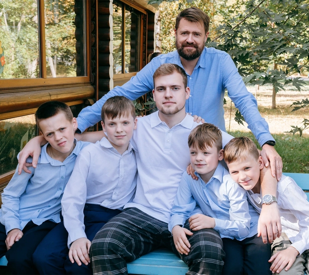 Новый мир. Отец 12 детей рассказал, как надо относиться к рождению ребёнка
Новый мир. Отец 12 детей рассказал, как надо относиться к рождению ребёнка