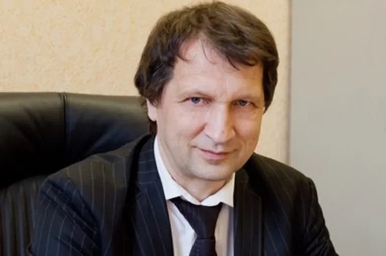 Умные и чьи-то. Учитель Шмаков рассказал, как добывают дипломы олимпиад