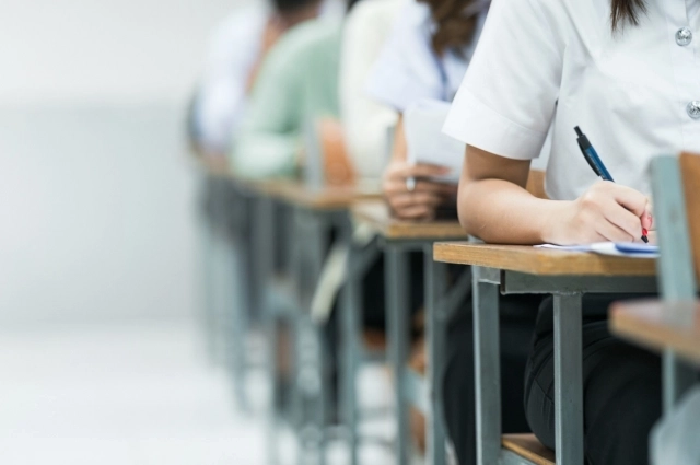 Умные и чьи-то. Учитель Шмаков рассказал, как добывают дипломы олимпиад
Умные и чьи-то. Учитель Шмаков рассказал, как добывают дипломы олимпиад