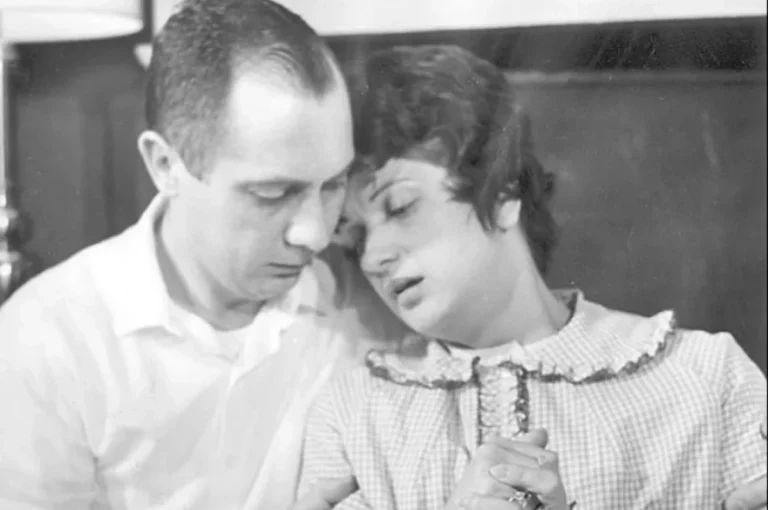 Жди меня. Украденного младенца искали 56 лет и нашли незадолго до смерти