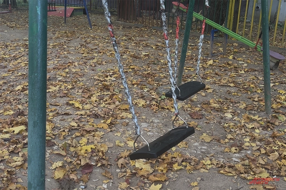 
        «Не выпускайте его!» Соседи маньяка Пичушкина рассказали о нем и его матери    