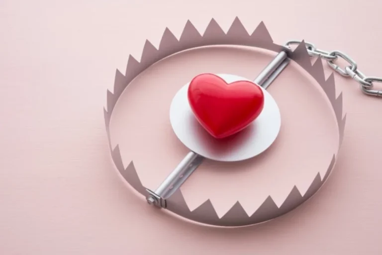 «Проголосуй за Машеньку». Россиян обманывают под видом помощи больным детям