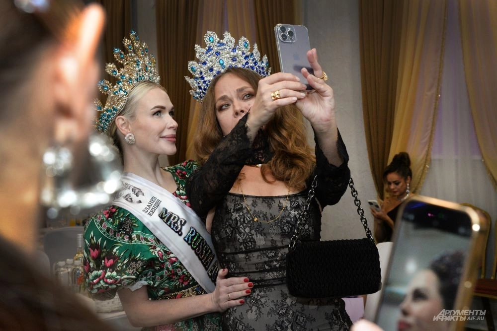 
        Еду восхищать. «Вице-миссис России» Скрябину на конкурс тайно отправили дети    