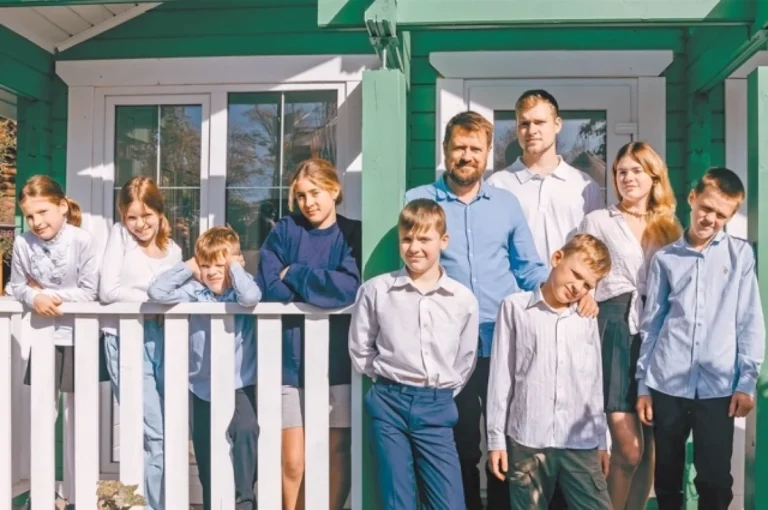 Новый мир. Отец 12 детей рассказал, как надо относиться к рождению ребёнка