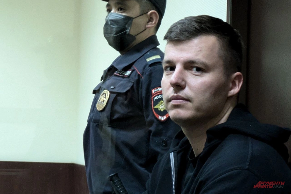 Одного посадят, другого отпустят. Что будет с блогерами Чекалиными
Одного посадят, другого отпустят. Что будет с блогерами Чекалиными