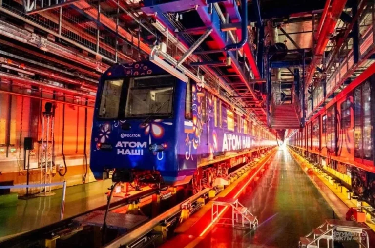 Наш атом в нашем метро. Состав-музей начал курсировать по оранжевой ветке