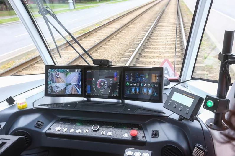 «Он такой хорошенький». Впечатления о поездке на беспилотном трамвае
«Он такой хорошенький». Впечатления о поездке на беспилотном трамвае