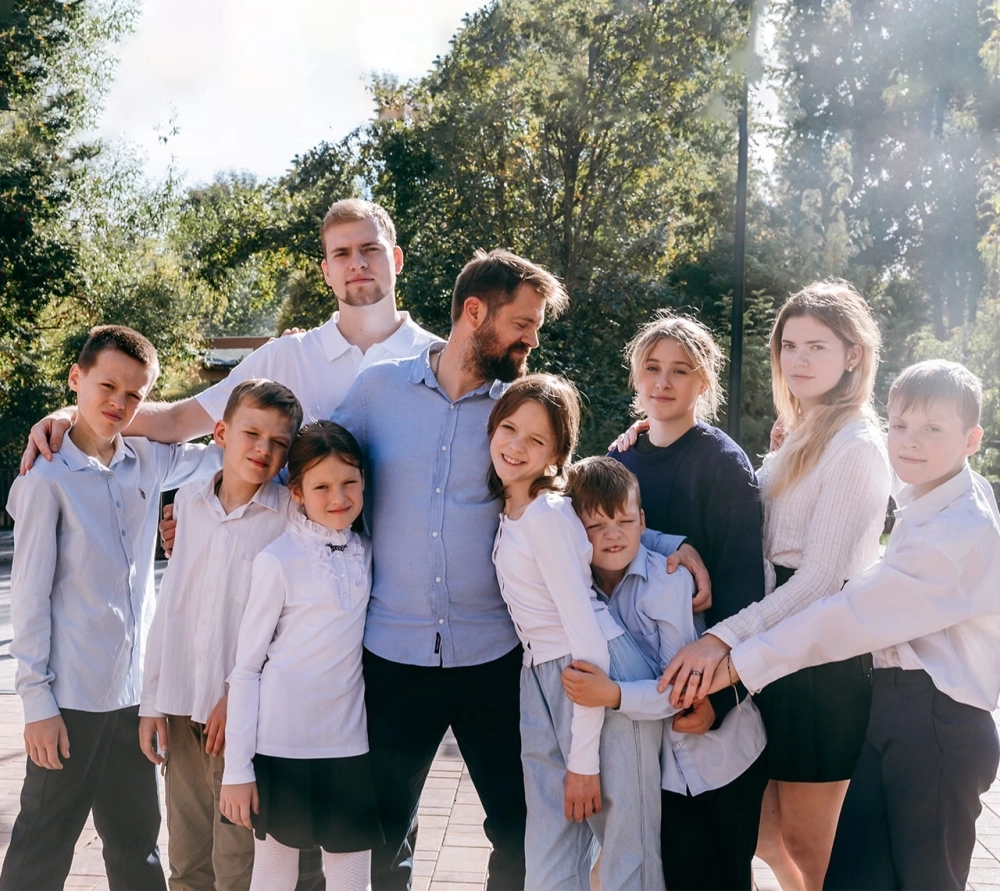 Новый мир. Отец 12 детей рассказал, как надо относиться к рождению ребёнка
Новый мир. Отец 12 детей рассказал, как надо относиться к рождению ребёнка