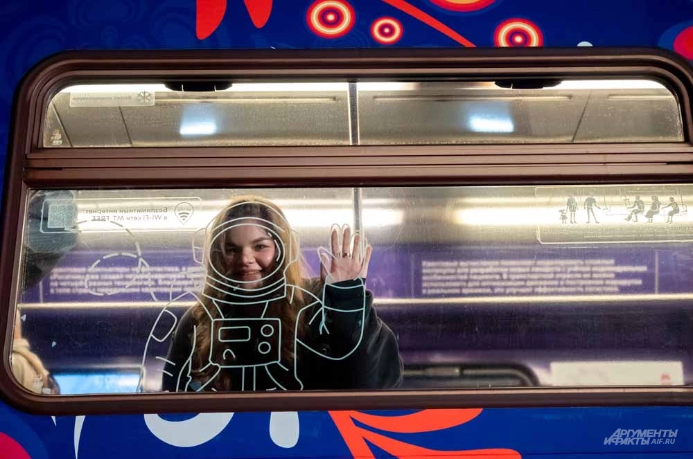 
        Наш атом в нашем метро. Состав-музей начал курсировать по оранжевой ветке    