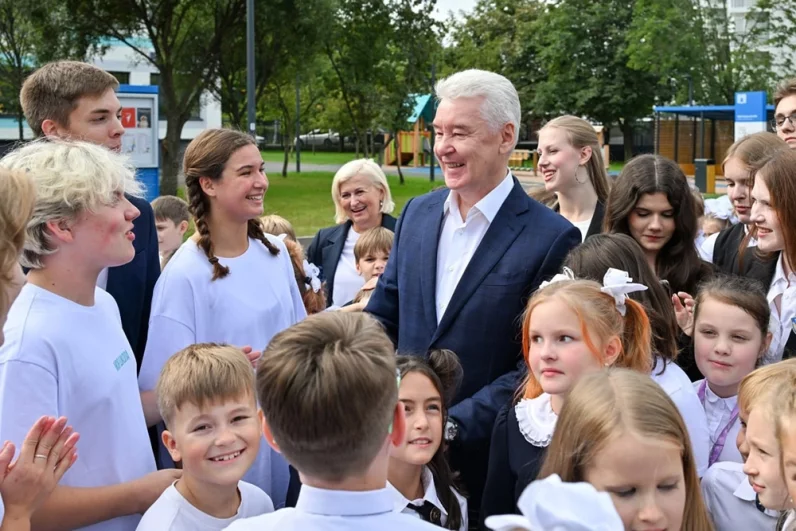 Педагогическая династия. Московская семья целый век работает в школах города
Педагогическая династия. Московская семья целый век работает в школах города