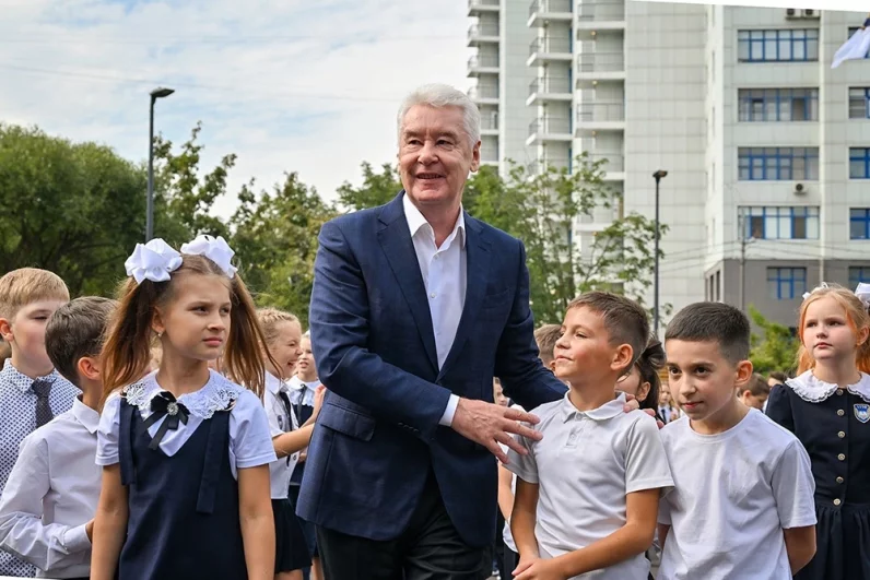 Педагогическая династия. Московская семья целый век работает в школах города
Педагогическая династия. Московская семья целый век работает в школах города