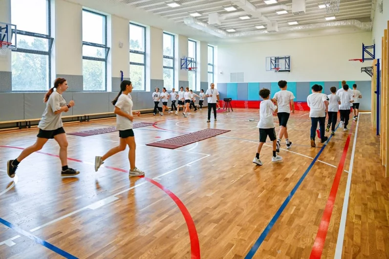 Педагогическая династия. Московская семья целый век работает в школах города
Педагогическая династия. Московская семья целый век работает в школах города