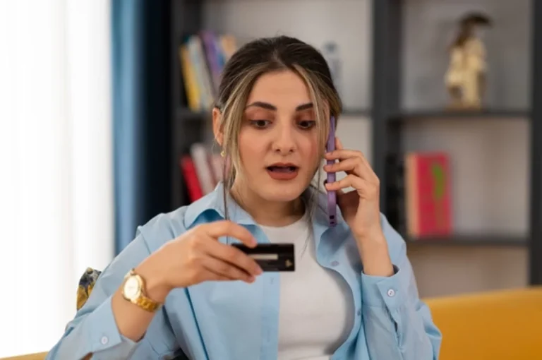 Срок истек. Эти документы предлагают продлить по телефону только преступники